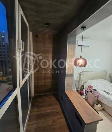 панорамное остекление балкона с расширением жилой зоны